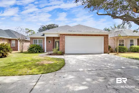 125 Lagoon Dr, Gulf Shores, AL 36542