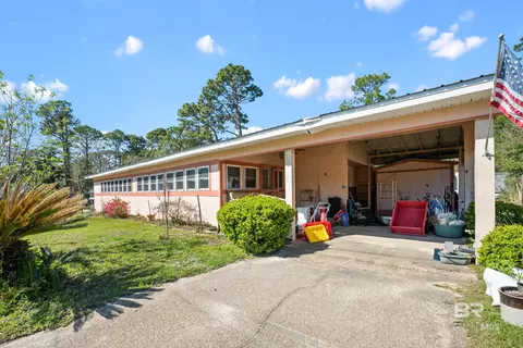 1308 Pensacola Dr, Lillian, AL 36549