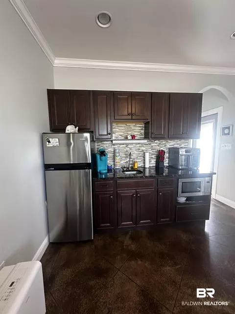 Kitchen - 12131 Gateway Dr #17, Elberta, AL 36530 photo 2 of 6