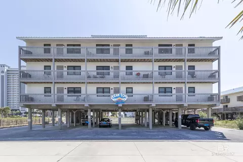 331 E 1st Ave #301, Gulf Shores, AL 36542