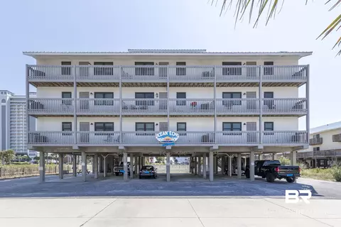 331 E 1st Ave #301, Gulf Shores, AL 36542