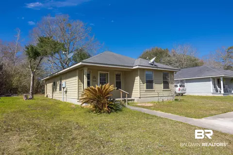 2004 Ridgewood Dr, Lillian, AL 36549