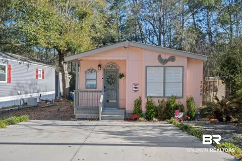 352 Buena Vista Dr, Lillian, AL 36549