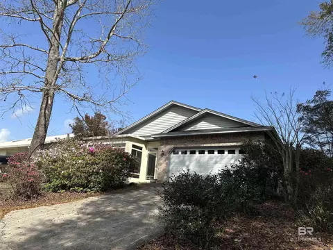 2201 Club House Dr, Lillian, AL 36549