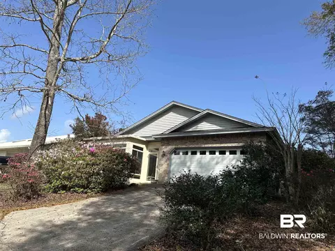 2201 Club House Dr, Lillian, AL 36549