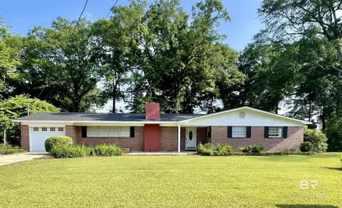 98 White St, Brewton, AL 36426
