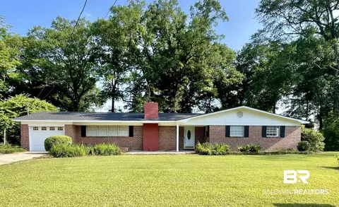 98 White St, Brewton, AL 36426