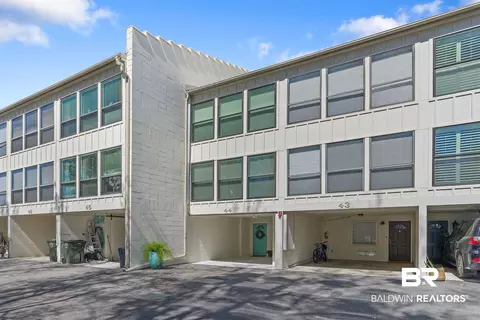 710 S Mobile St #44, Fairhope, AL 36532