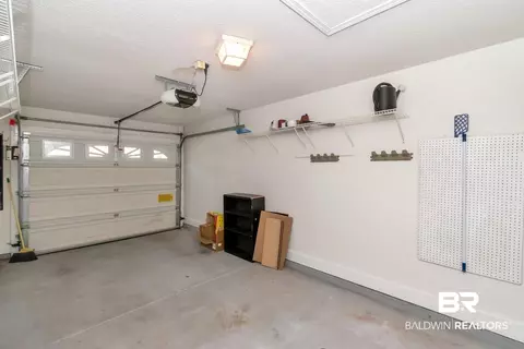 672 E Spring Lake Dr, Mobile, AL 36695 photo 8