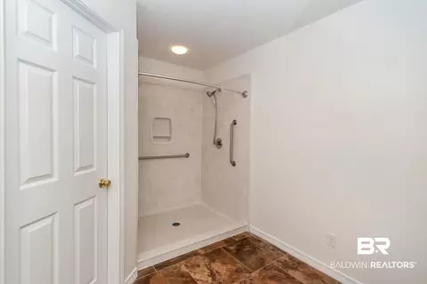 672 E Spring Lake Dr, Mobile, AL 36695 photo 14