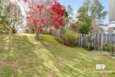 672 E Spring Lake Dr, Mobile, AL 36695 photo 4