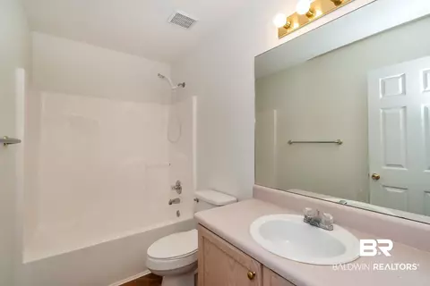 672 E Spring Lake Dr, Mobile, AL 36695 photo 11