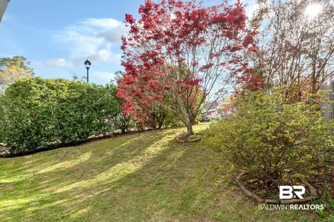 672 E Spring Lake Dr, Mobile, AL 36695 photo 3