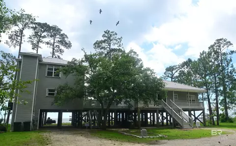 9397 S Bay Rd, Foley, AL 36535