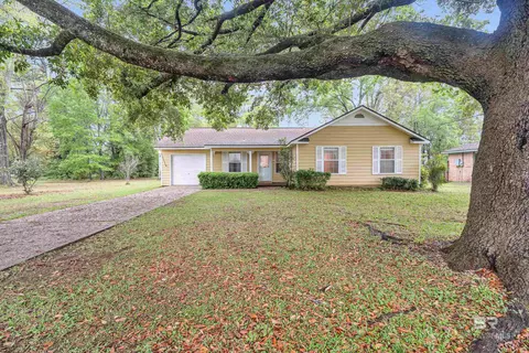 526 W Carolyn Ave, Foley, AL 36535