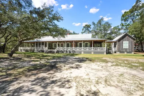 30671 Magnolia St, Perdido Beach, AL 36530