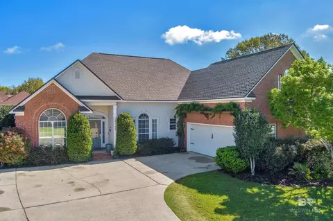 19166 Fairfax Dr, Fairhope, AL 36532