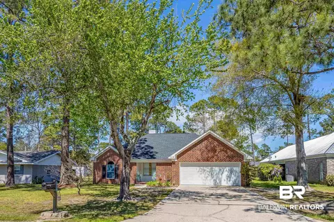 318 W 22nd Ave, Gulf Shores, AL 36542