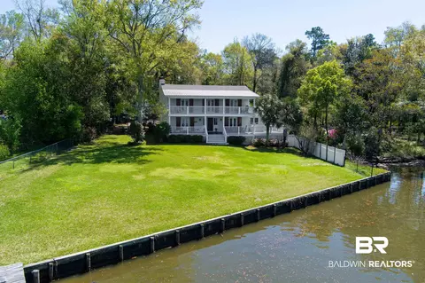 3070 Riverside Dr, Mobile, AL 36605 photo 2