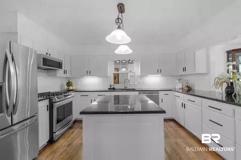 3070 Riverside Dr, Mobile, AL 36605 photo 13
