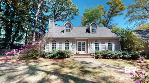 5 Desha Ct, Fairhope, AL 36532