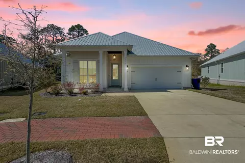 2515 Bienville Ave, Gulf Shores, AL 36542
