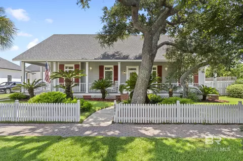 4001 Landfall Dr, Pensacola, FL 32507