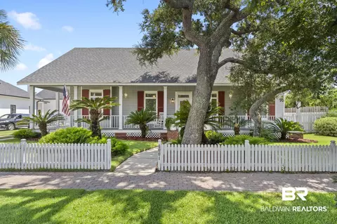 4001 Landfall Dr, Pensacola, FL 32507