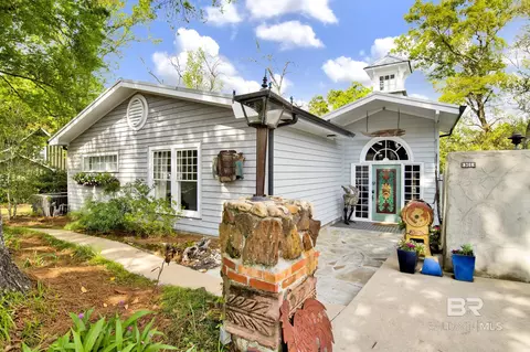 301 School St, Fairhope, AL 36532