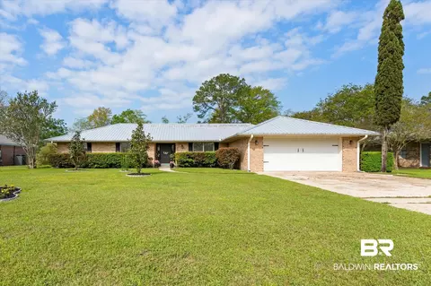9035 Fairway Dr, Foley, AL 36535