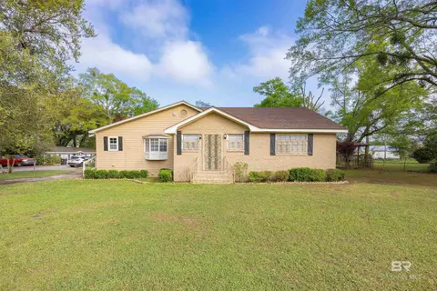 208 W Magnolia St, Bay Minette, AL 36507