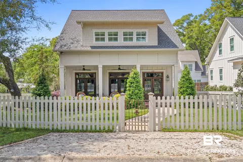 438 Liberty St, Fairhope, AL 36532