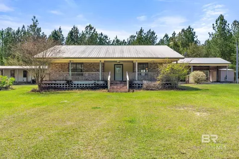 29746 Royal Ln, Elberta, AL 36530