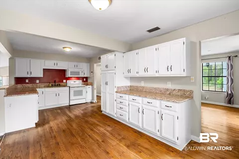 5420 Windmill Dr, Mobile, AL 36693 photo 4