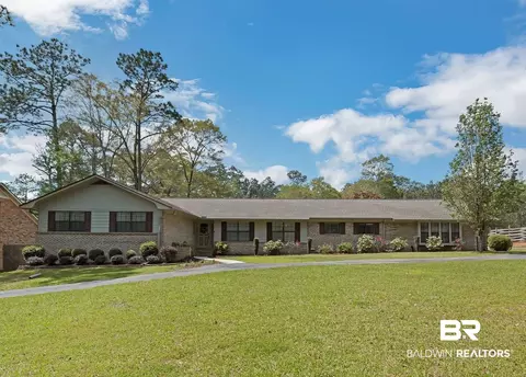 2203 Dogwood Ln, Brewton, AL 36426