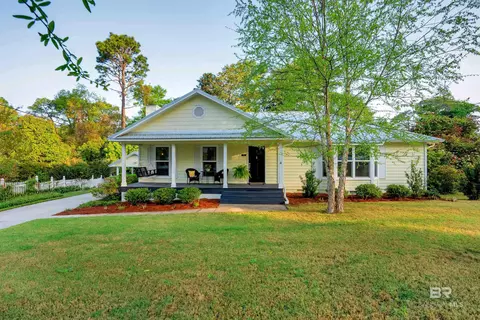 123 Kurlane St, Fairhope, AL 36532