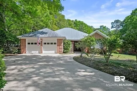 608 Bon Secour St, Fairhope, AL 36532