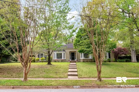 724 W Westmoreland Dr, Mobile, AL 36609
