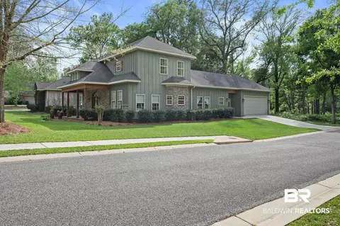 955 Whittier St, Fairhope, AL 36532