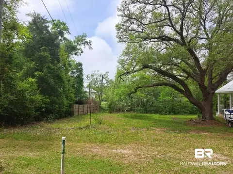 7625 Riverwood Dr, Foley, AL 36535