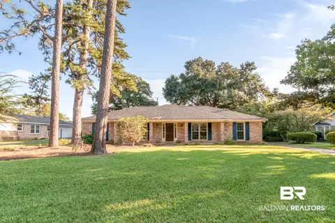 5725 S Vendome Dr, Mobile, AL 36609