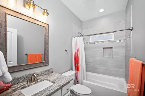 Bath - 5525 Wolfhead Ave, Orange Beach, AL 36561 photo 4 of 4
