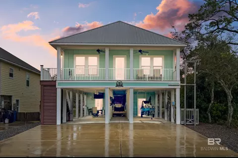 5525 Wolfhead Ave, Orange Beach, AL 36561