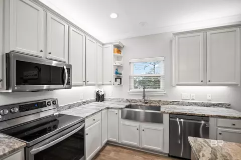 Kitchen - 5525 Wolfhead Ave, Orange Beach, AL 36561 photo 3 of 5