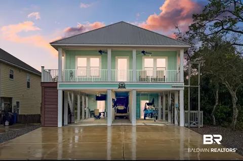 5525 Wolfhead Ave, Orange Beach, AL 36561