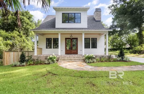 411 Miller Ave, Fairhope, AL 36532