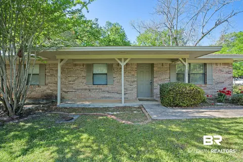 703 E 4th St, Bay Minette, AL 36507