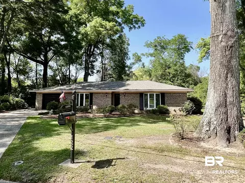 122 Paddock Dr, Fairhope, AL 36532