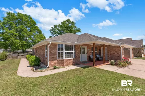 3155 N Spanish Cove Dr, Lillian, AL 36549