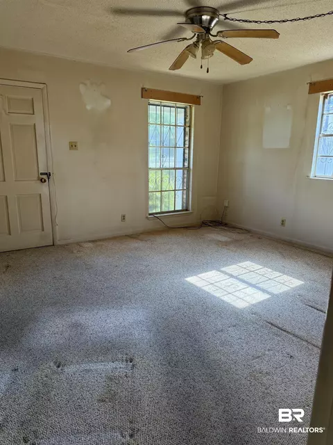607 W Lee St, Chickasaw, AL 36611 photo 6